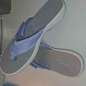 New without tag women's Clark's cloudsteppers sandals cushionsoft size 7